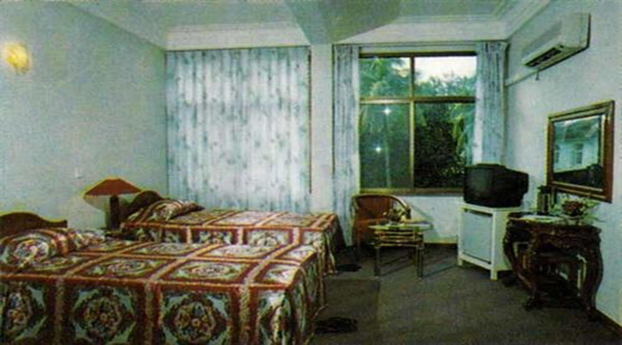 Hotel Windsor Yangon Exterior foto